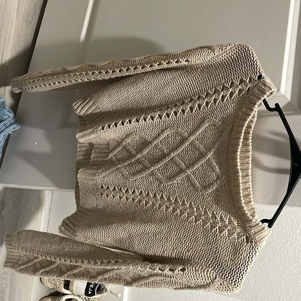 Brandy Melville sweater